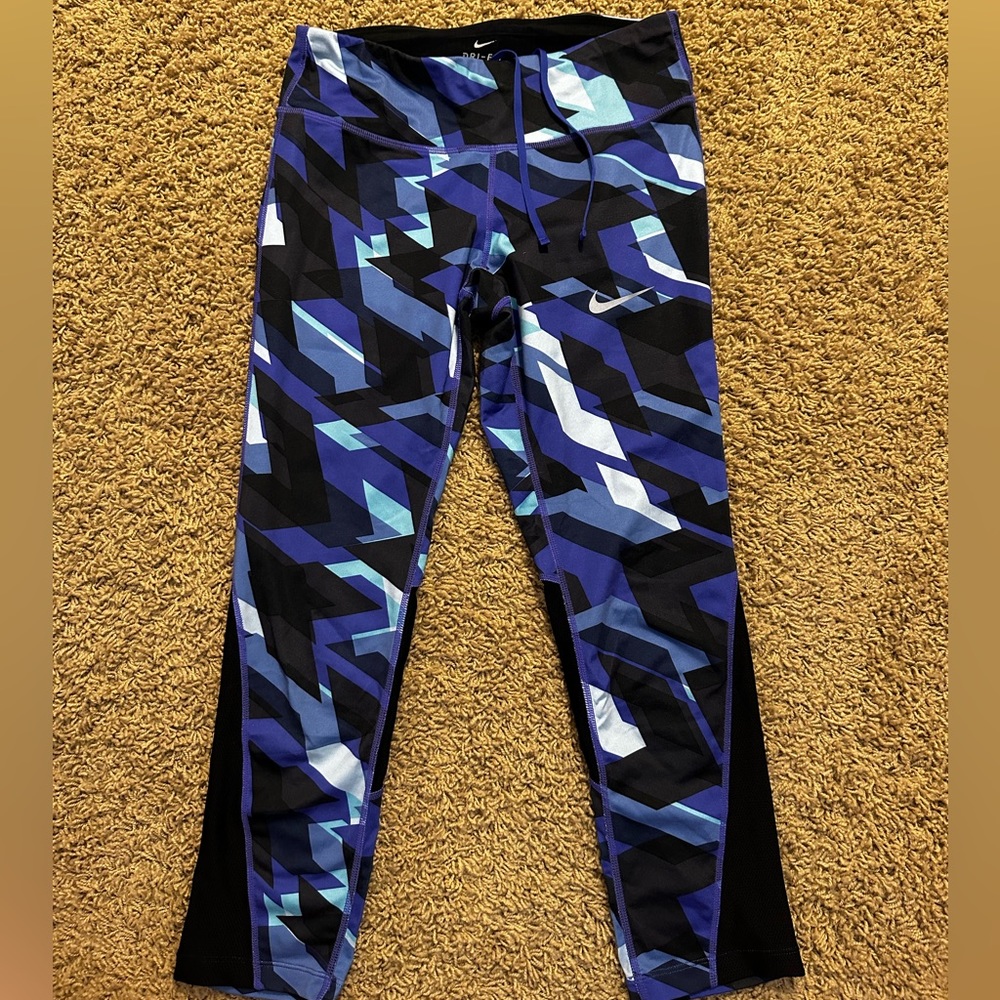 Nike Capri Legging Workout Bottoms
